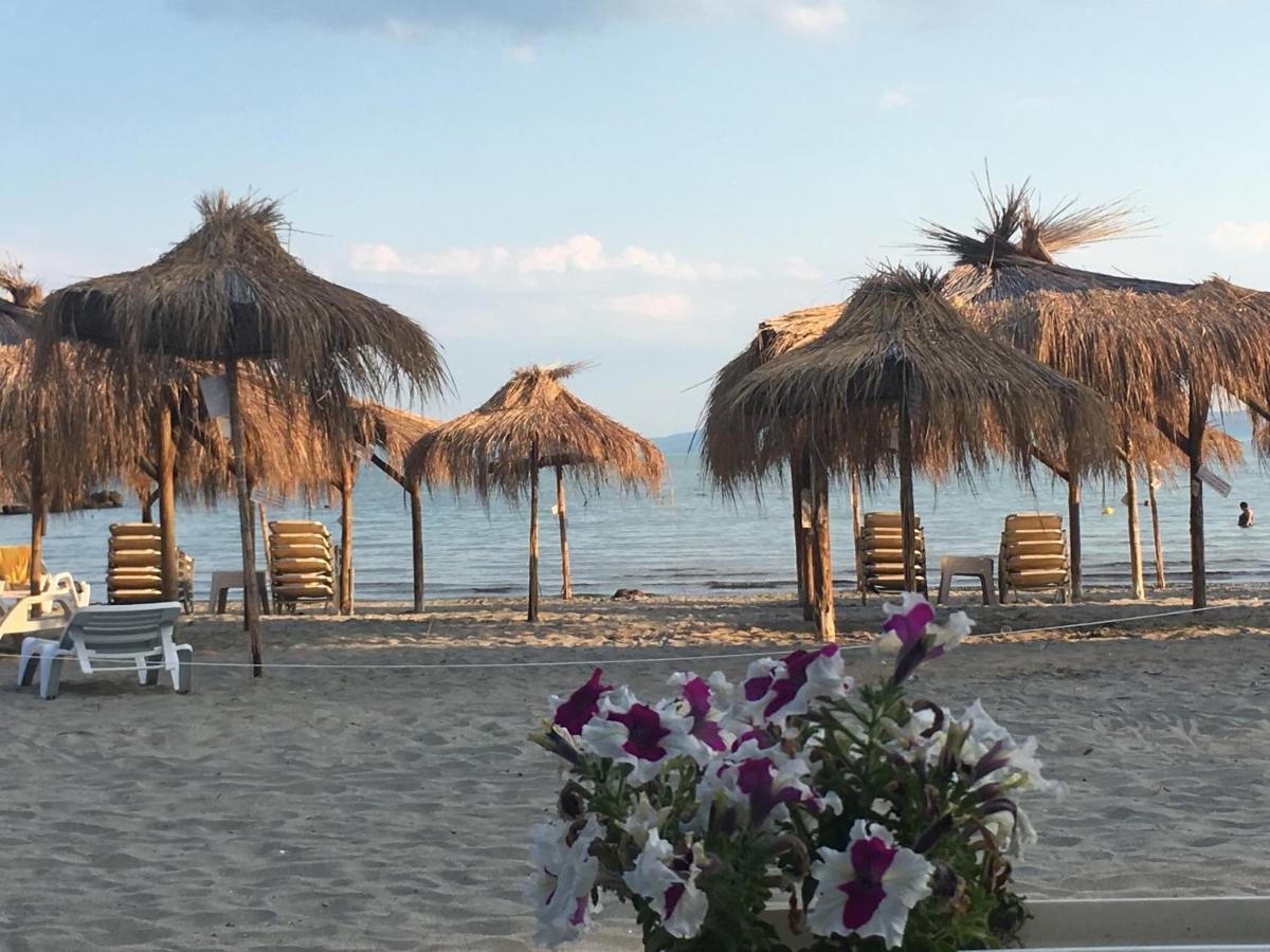 Flora Beach Private Aparthotel Pomorie Exterior foto