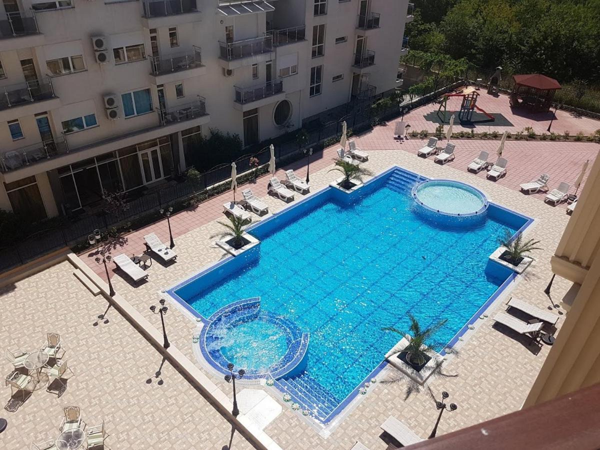 Flora Beach Private Aparthotel Pomorie Exterior foto