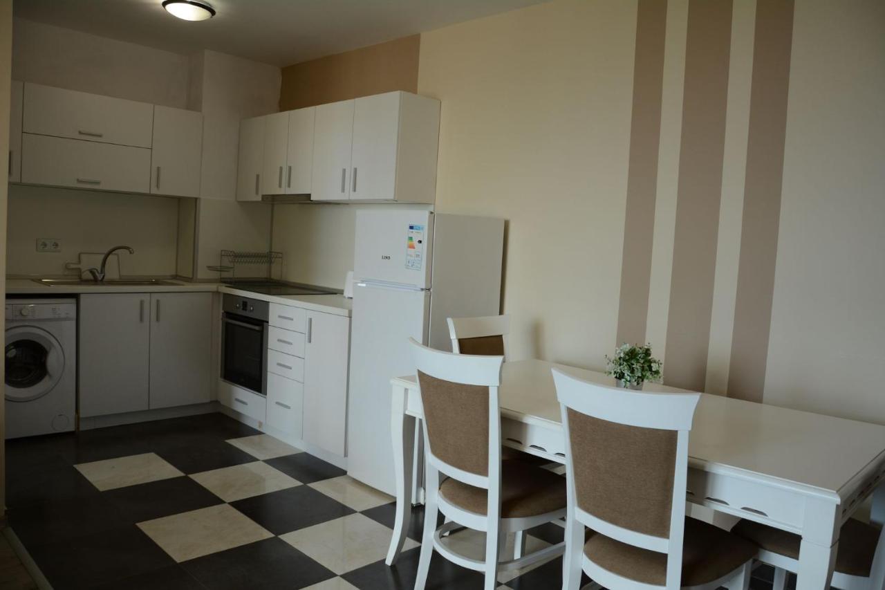 Flora Beach Private Aparthotel Pomorie Exterior foto